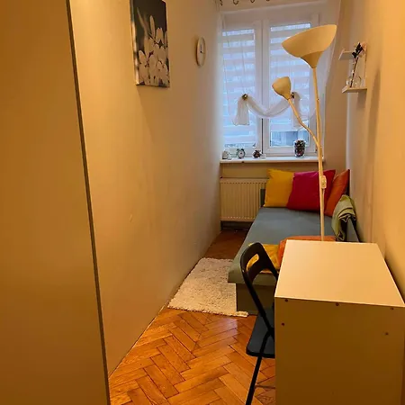 Jednoosobowy Przy Targach Poznanskich Nr 2, Lozko Dlugosci 190 *