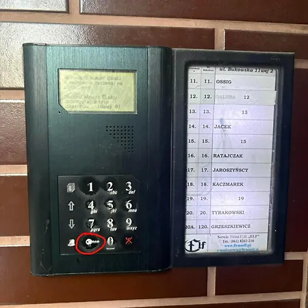 Apartment Jednoosobowy Przy Targach Poznanskich Nr 2, Lozko Dlugosci 190