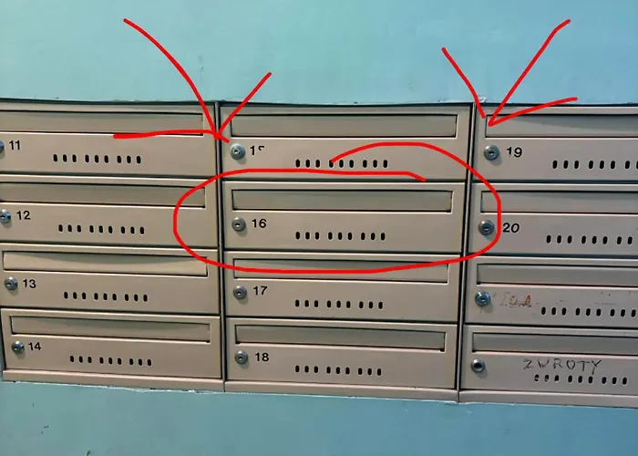 Jednoosobowy Przy Targach Poznanskich Nr 2, Lozko Dlugosci 190 * Познань